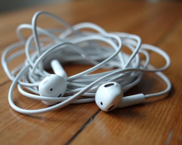 MacRumors: Apple прекращает производство легендарных EarPods / Аудио и звук / iXBT Live